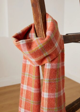 Foxford Lamswollen Sjaal Orange Check